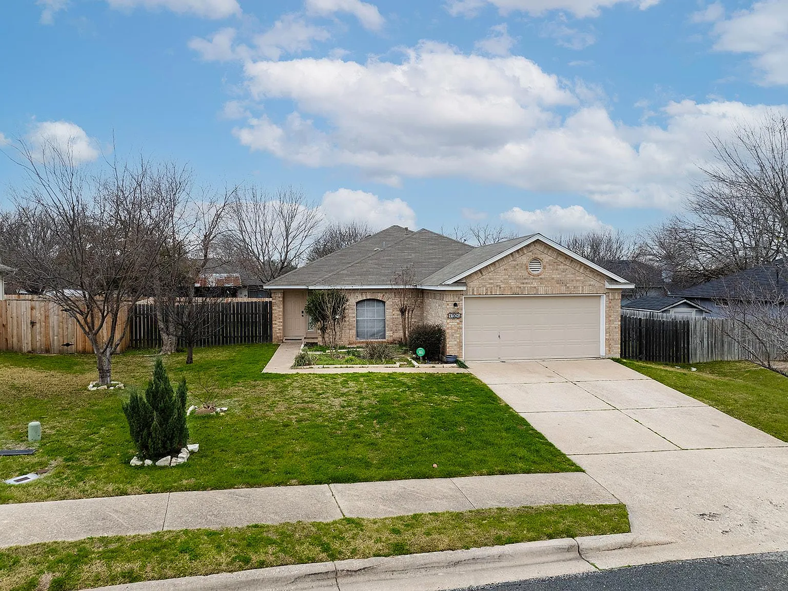 3 bed, 2.0 bath, 1484 sqft, $1,895 — Photo 2