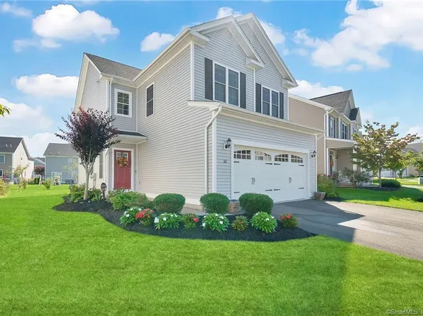 68 Lexington Gardens #68, North Haven, CT 06473