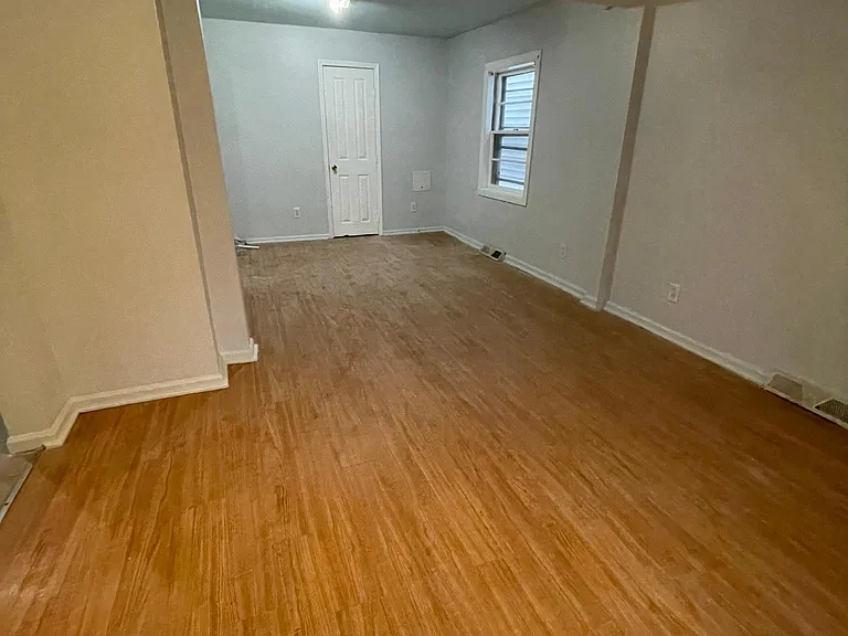 1126 Cutler St — Photo 5