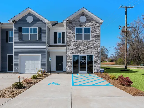 706 Embark Cir, Greer, SC 29651