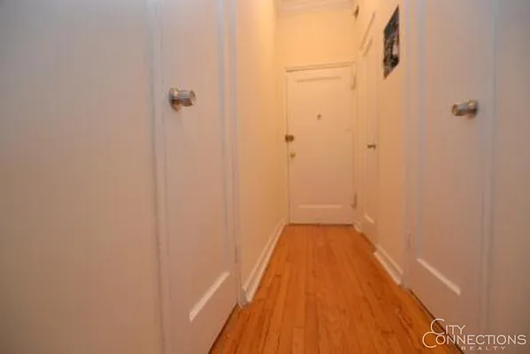 Rented by City Connections Realty | media 6