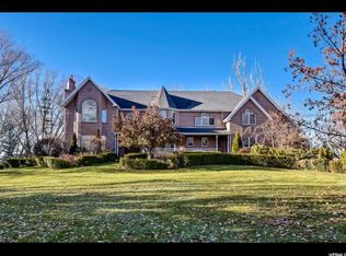 1126 S Sunset Dr, Kaysville, UT 84037