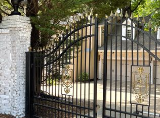 915 Woodlawn Dr NE, Marietta, GA 30068