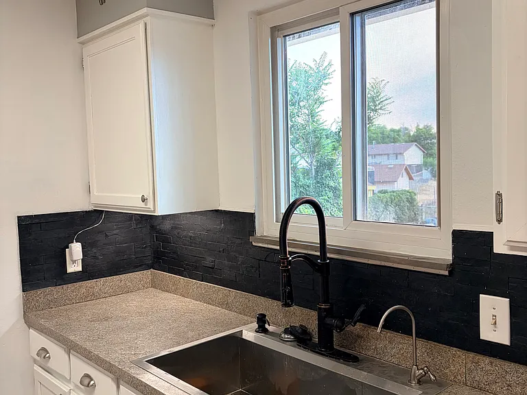 386 S 900W W — Photo 13