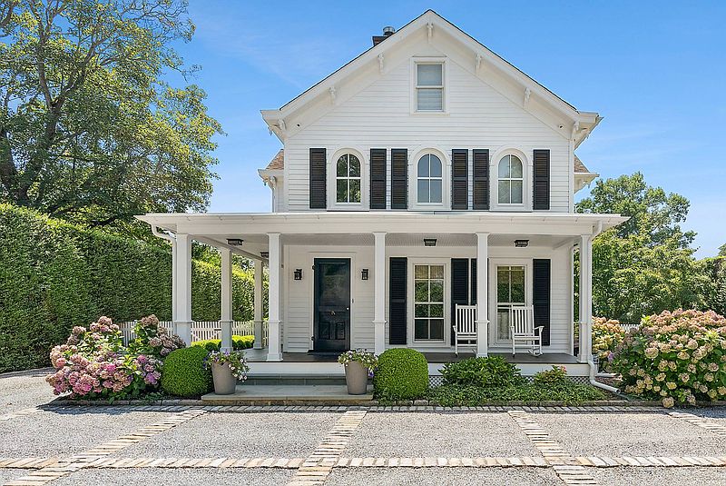 232 Hill St, Southampton, NY 11968 | Out East