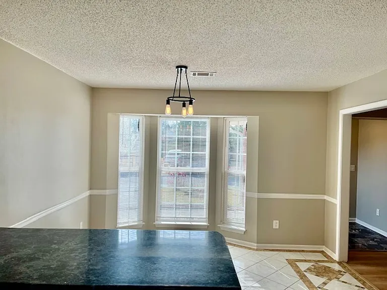 703 Elliott Dr NW — Photo 5