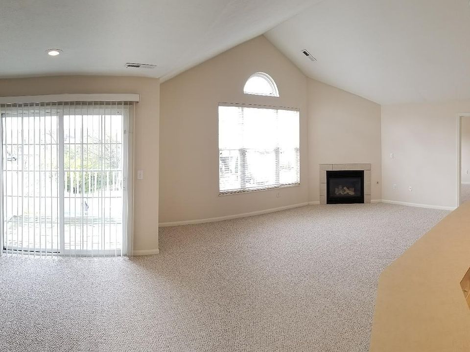 Living Room & Dining Room 