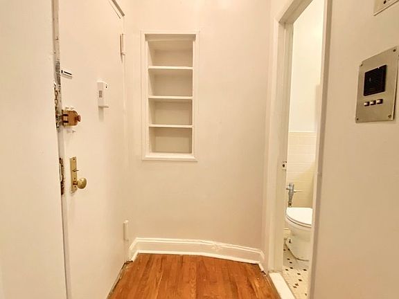 4th image of 446 Kingston Ave #B