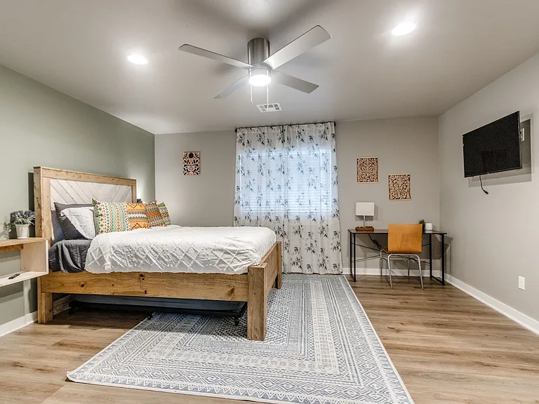 609 Abadan Dr — Photo 60
