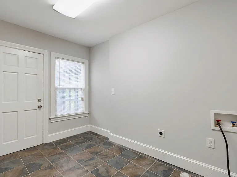 1550 Olympian Cir SW #A — Photo 13