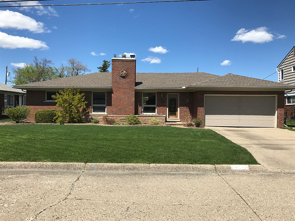 1st image of 22471 Lakecrest St