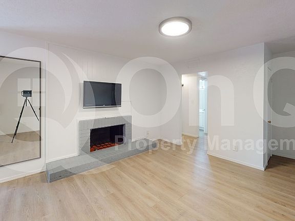 3rd image of 1620 N Wilmot Rd #223
