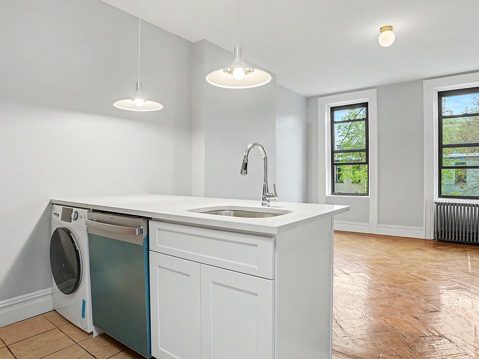 1st image of 490 Decatur St #2