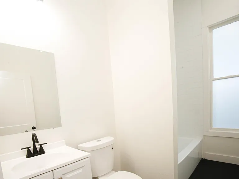 2324 W Daisy L Gatson Bates Dr #2 — Photo 11