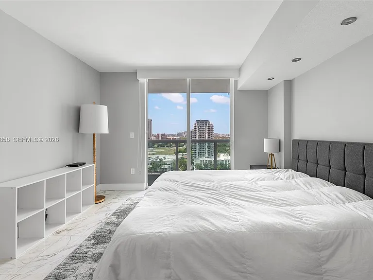 1800 N Bayshore Dr #1806 — Photo 20