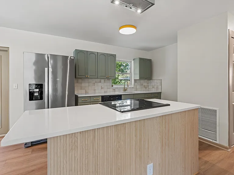 1145 Sebago Ave S — Photo 16
