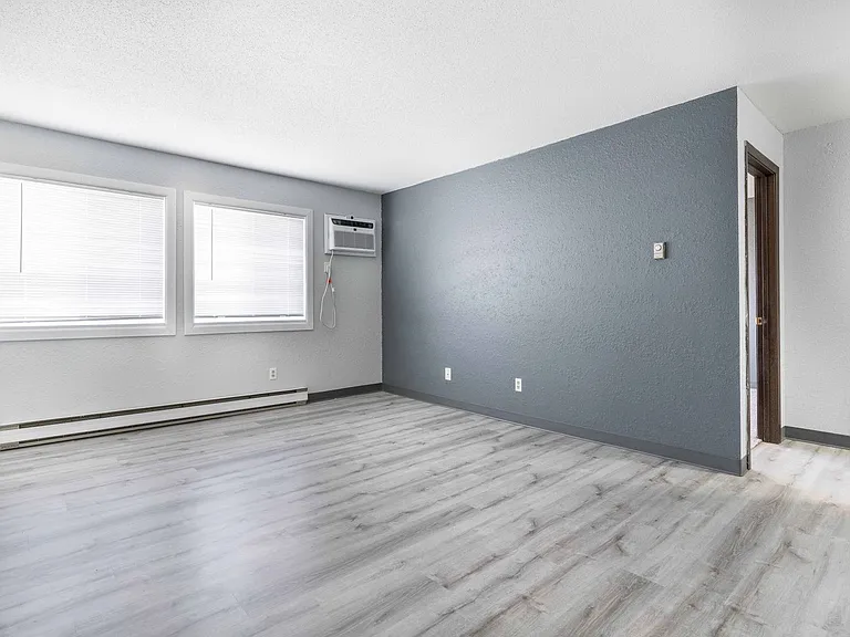 1515 College Way — Photo 2