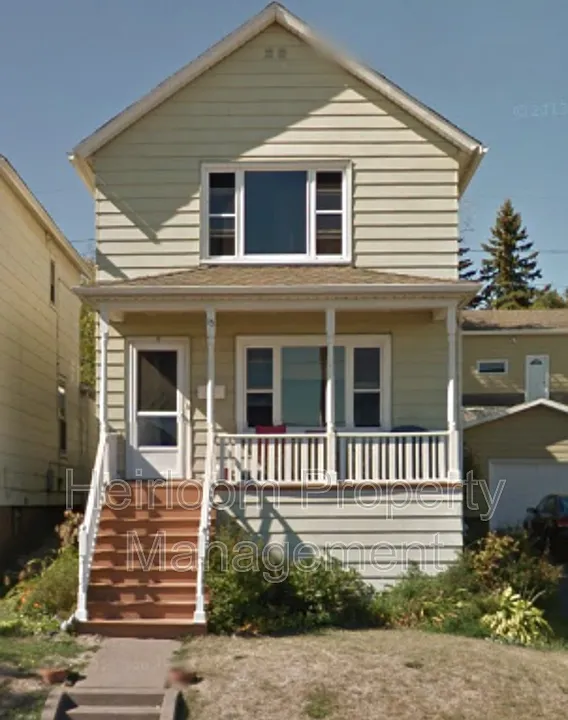 15 E 8th St #2