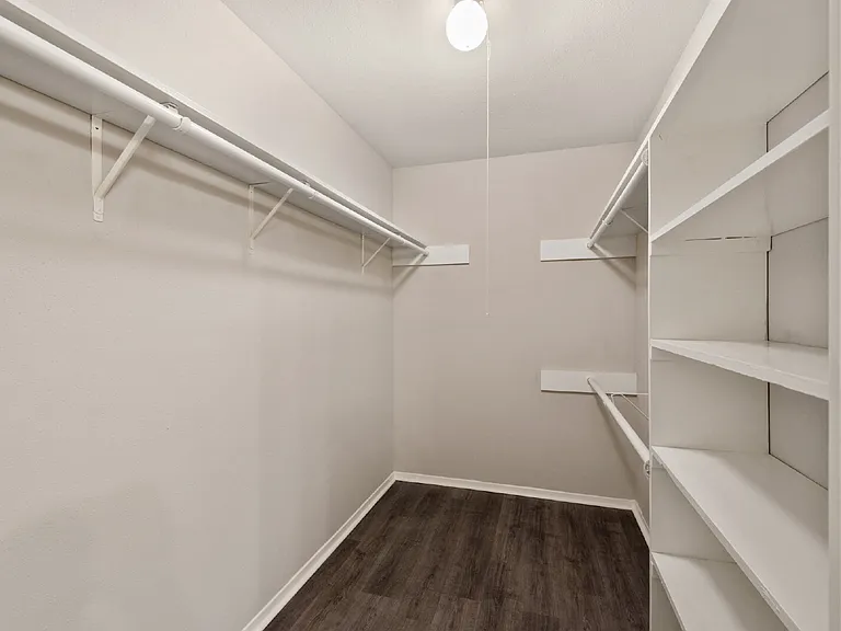 2411 Cypressvine Dr — Photo 16