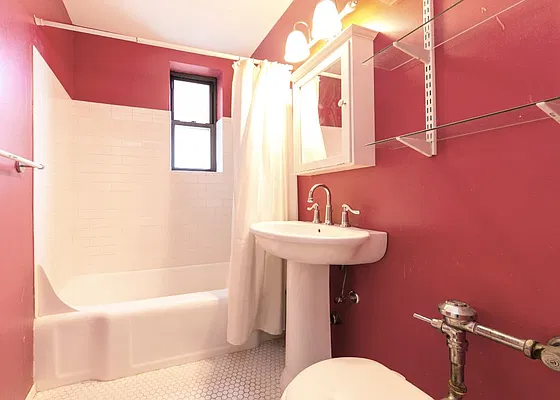 Sold by REMAX Elite | media 4