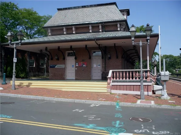 33 Mechanic St Unit 215, Windsor, CT 06095