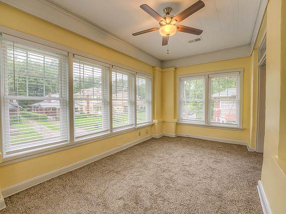 5th image of 296 N Willett St #1
