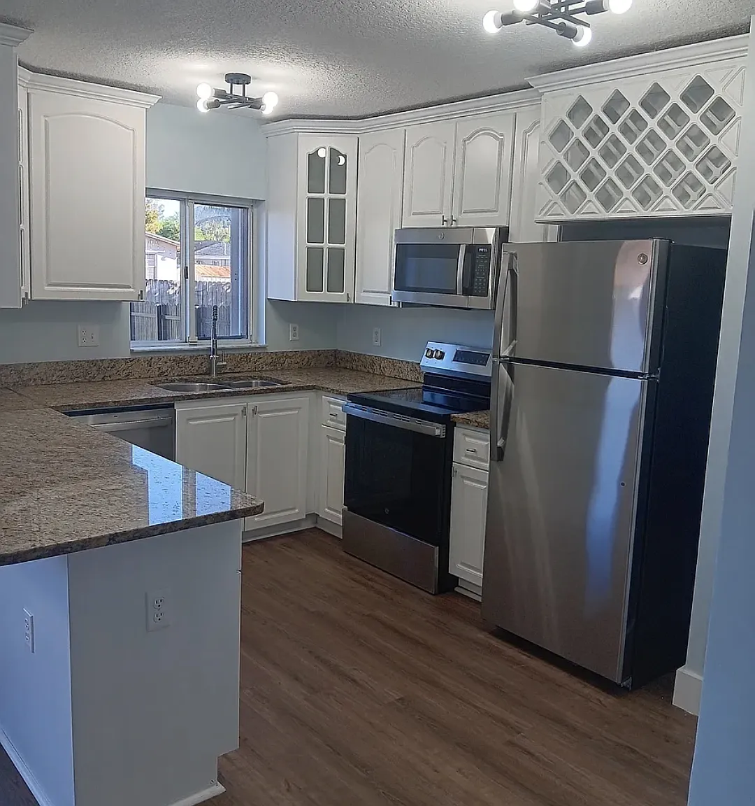 3 bed, 2.5 bath, 1732 sqft, $3,200 — Photo 3