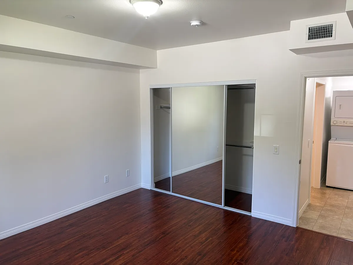 Building Photo - 3401 Manning Ave #204