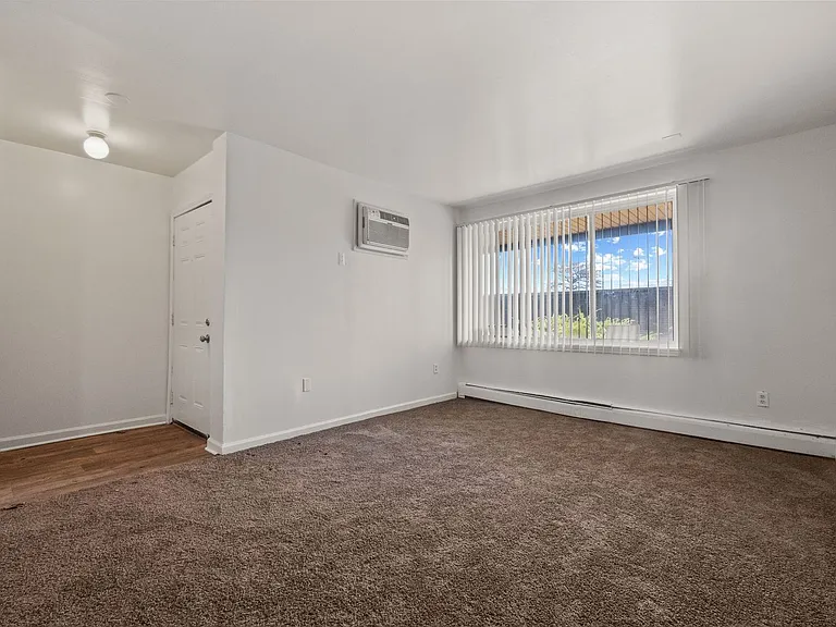 Pembrook Manor — Photo 14