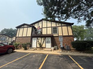 412 Saint Johns Rd APT A, Woodstock, IL 60098