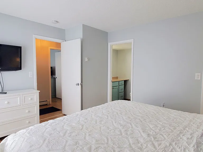 5741 Hilltop Way — Photo 11