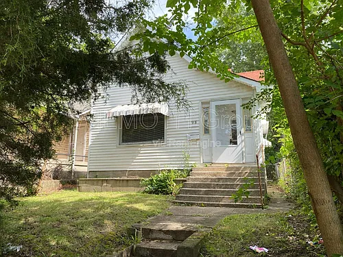 918 W 27th St Photo 1