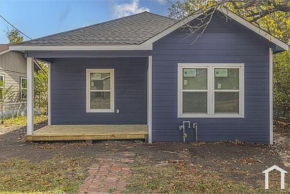 1st image of 815 E 16th Ave