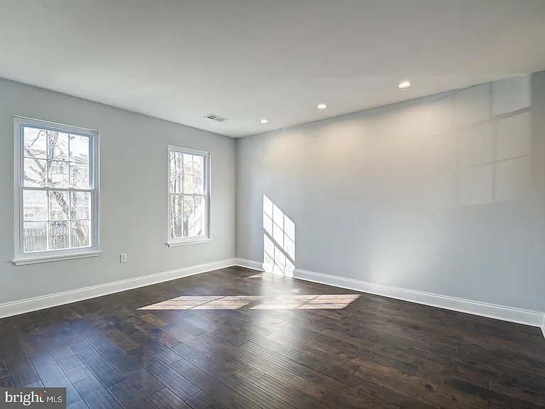 5 Climbing Ivy Ct — Photo 31