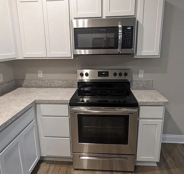 638 Treadway Blvd — Photo 3