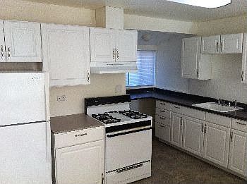 1st image of 1228 1/2 Broadway St