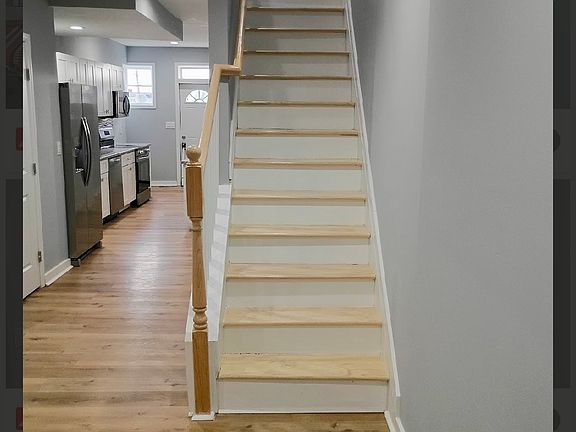 2nd image of 2525 E Biddle St