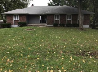 509 SW Locust St, Oak Grove, MO 64075