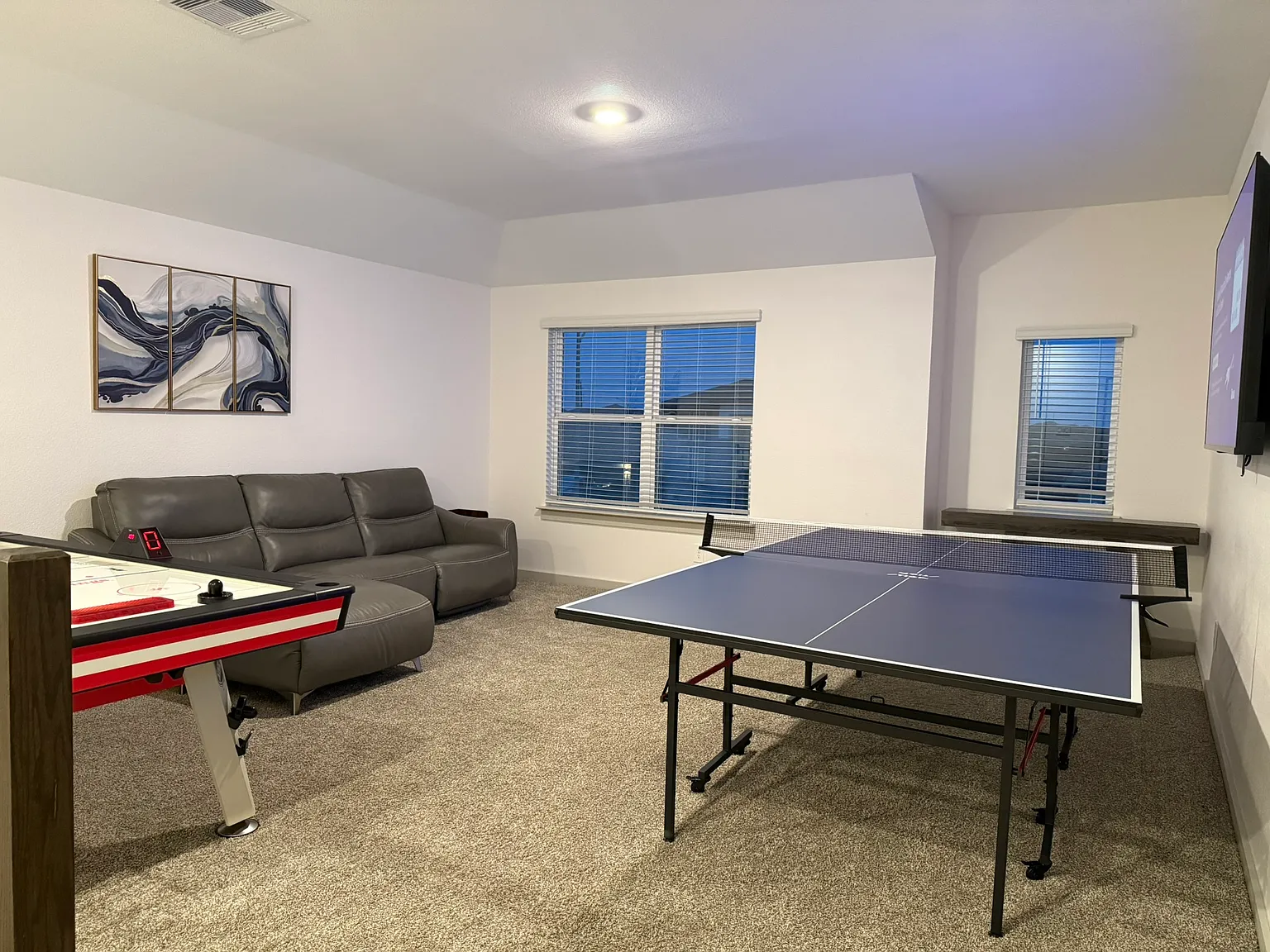 5 bed, 2781 sqft, $4,900 — Photo 2