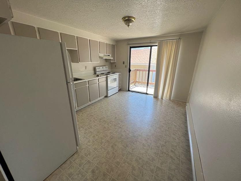 1st image of 1372 Paul St APT 2