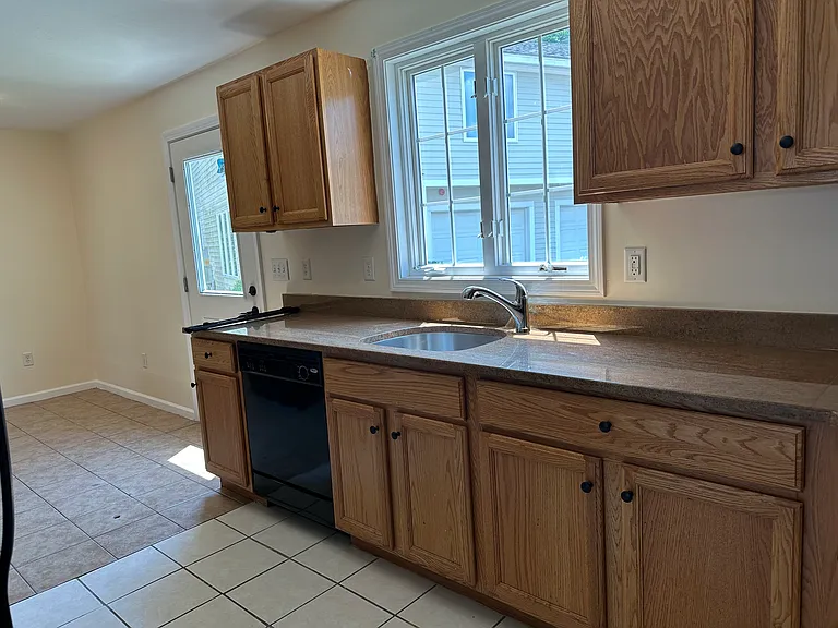 525 Water St #3 — Photo 6