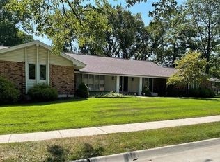 244 Greentrails Dr S, Chesterfield, MO 63017