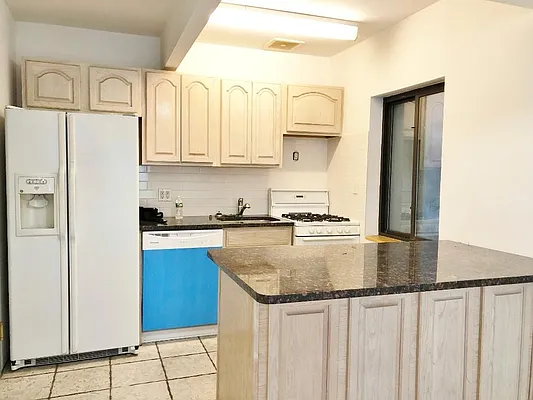 Rented by Best Apartments North Inc | media 8