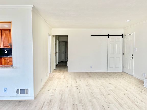 3rd image of 73 Rockford Ave