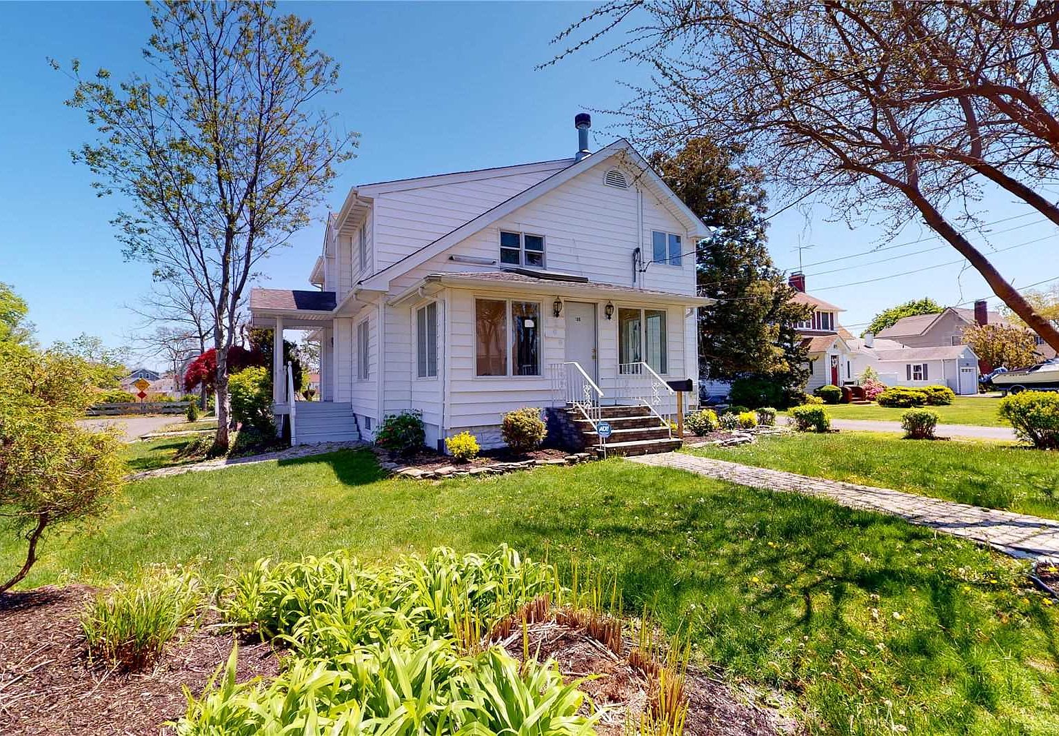 105 Baylawn Avenue, Copiague, NY 11726 Zillow