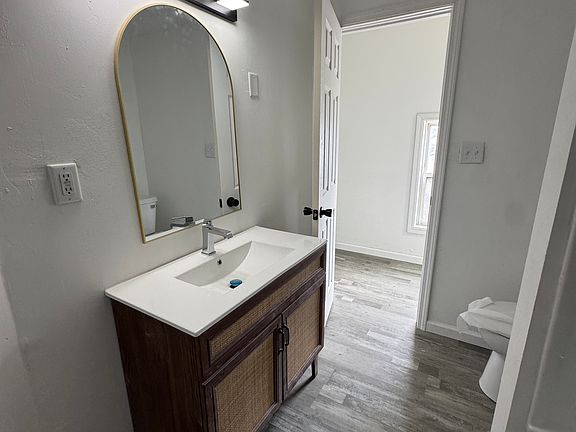 4th image of 4626 8th Ave #1