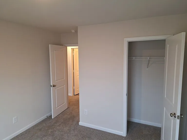 725 Gatestone Ln — Photo 31