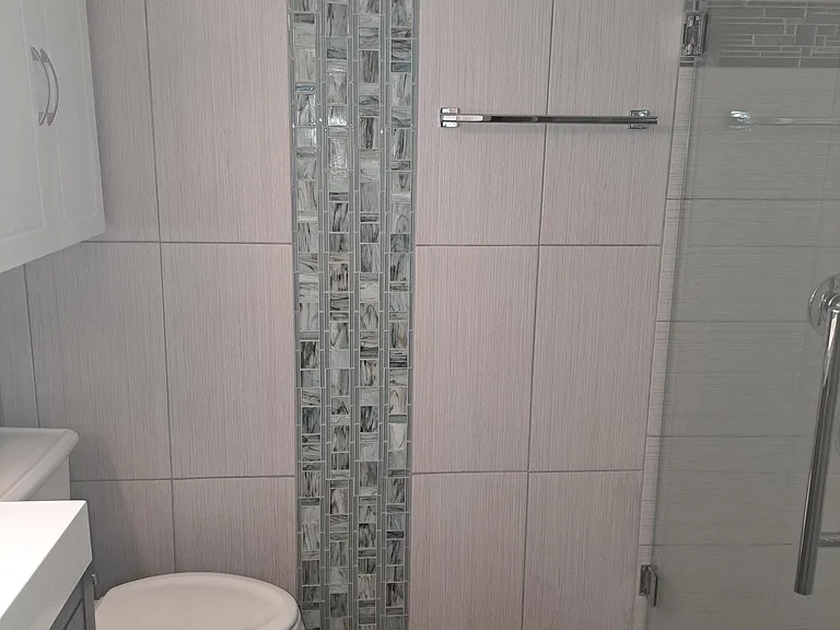 Main bathroom