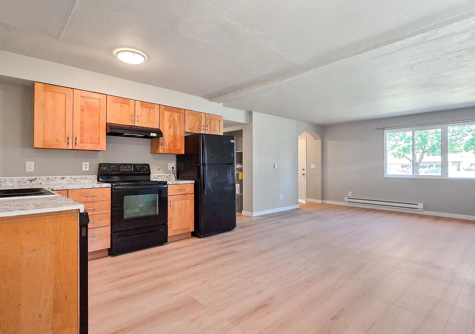 Updated 2 Bed 1 Bath in Fairwood Near Safeway — Photo 1