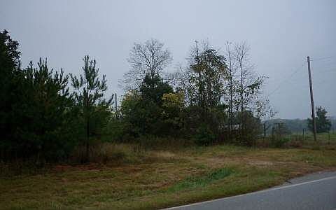 2nd image of 279 Dennis Station Rd